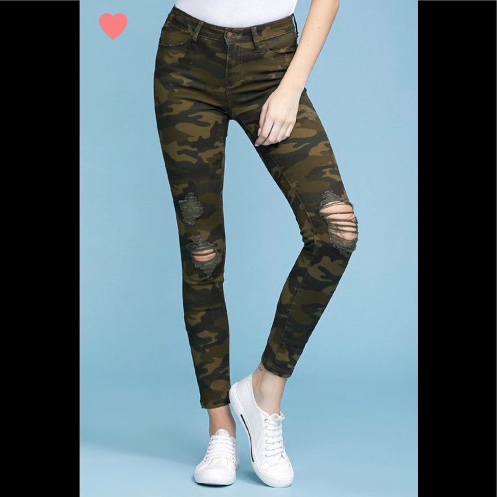 Judy Blue Camo Pants